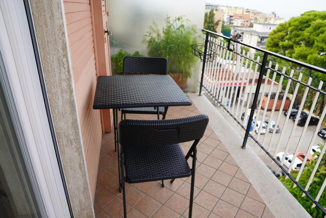 Guest House Emily Suites Sorrento Exterior foto