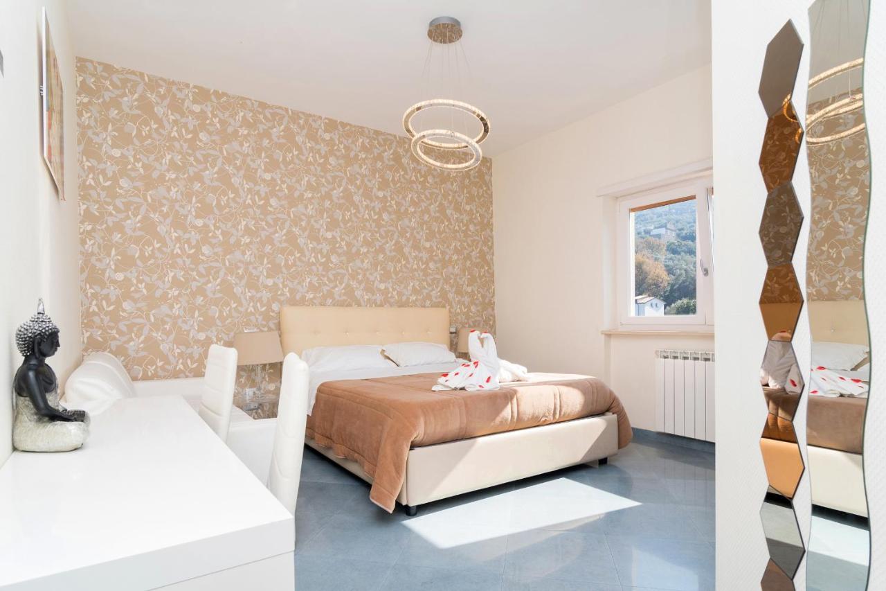 Guest House Emily Suites Sorrento Exterior foto