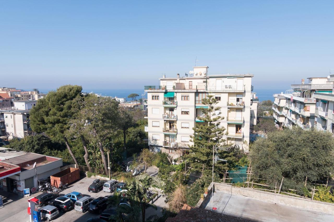 Guest House Emily Suites Sorrento Exterior foto