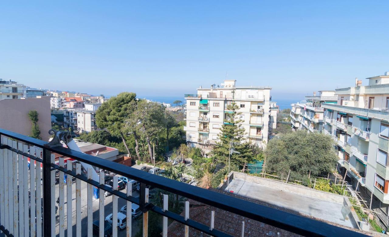 Guest House Emily Suites Sorrento Exterior foto