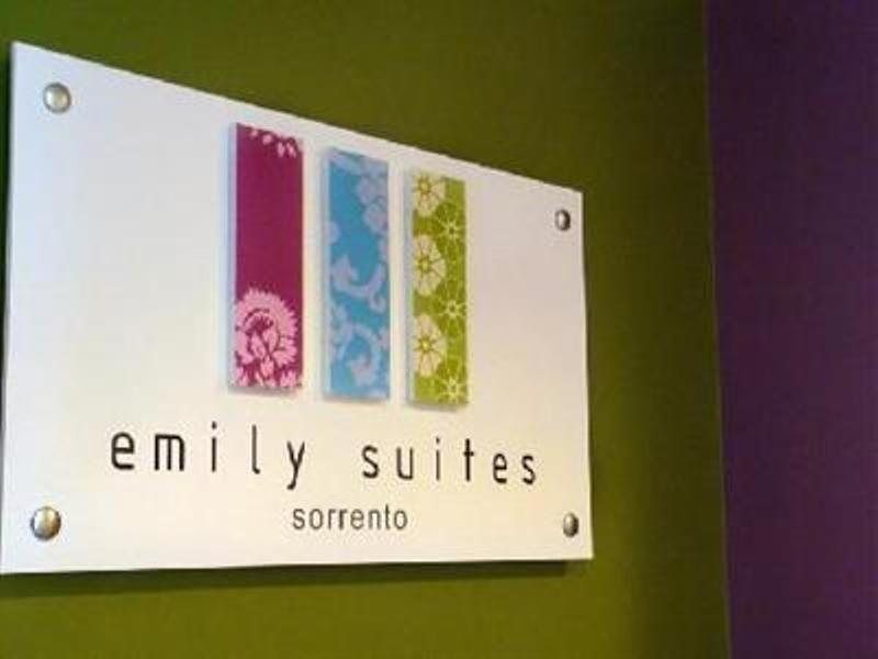 Guest House Emily Suites Sorrento Exterior foto